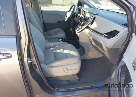 2020 Toyota Sienna Xle z USA, uszkodzony, nr VIN 5TDYZ3DC7LS038132